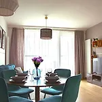Апартаменти Free Garage Parking!!! Stylish Getaway In Prime Location - By The Danube And Old Town