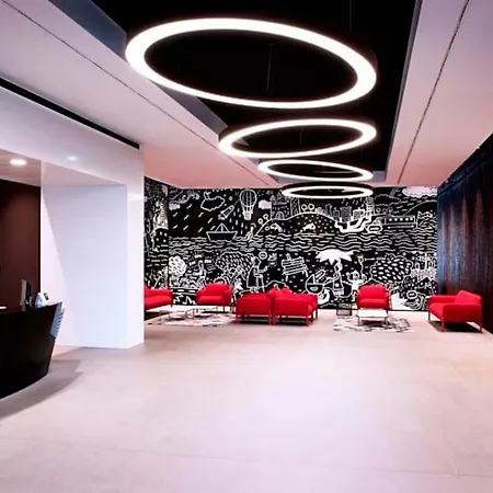 Free Garage Parking!!! Stylish Getaway In Prime Location - By The Danube And Old Town דירה