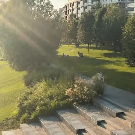 Free Garage Parking!!! Stylish Getaway In Prime Location - By The Danube And Old Town דירה