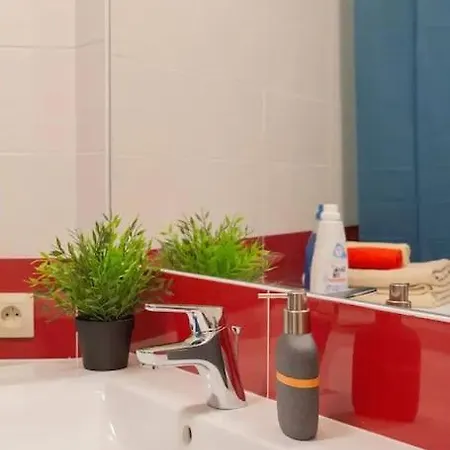 Free Garage Parking!!! Stylish Getaway In Prime Location - By The Danube And Old Town דירה *