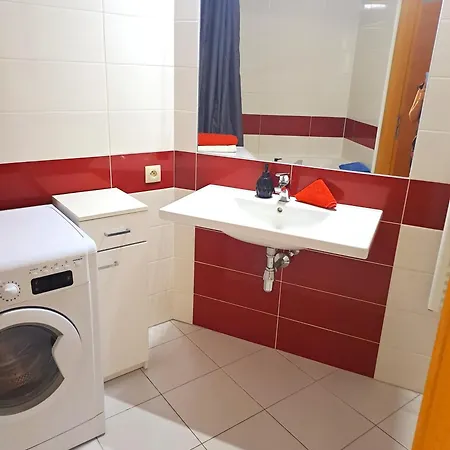 Free Garage Parking!!! Stylish Getaway In Prime Location - By The Danube And Old Town ברטיסלאבה