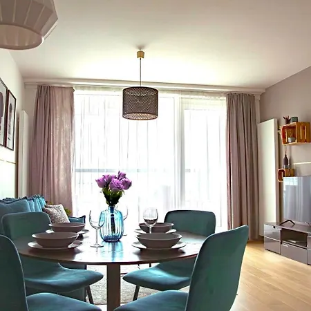 Апартаменти Free Garage Parking!!! Stylish Getaway In Prime Location - By The Danube And Old Town