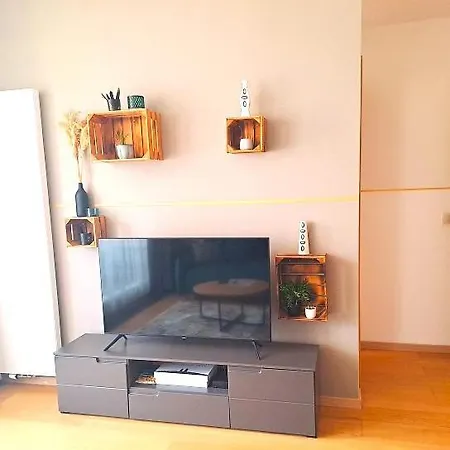 Free Garage Parking!!! Stylish Getaway In Prime Location - By The Danube And Old Town דירה *