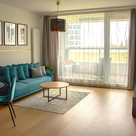 Free Garage Parking!!! Stylish Getaway In Prime Location - By The Danube And Old Town דירה