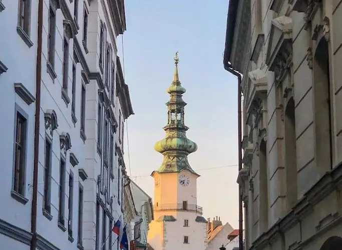 Apartmán Free Garage Parking!!! Stylish Getaway In Prime Location - By The Danube And Old Town *