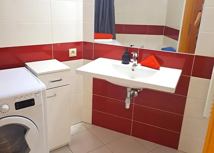 Free Garage Parking!!! Stylish Getaway In Prime Location - By The Danube And Old Town Bratysława