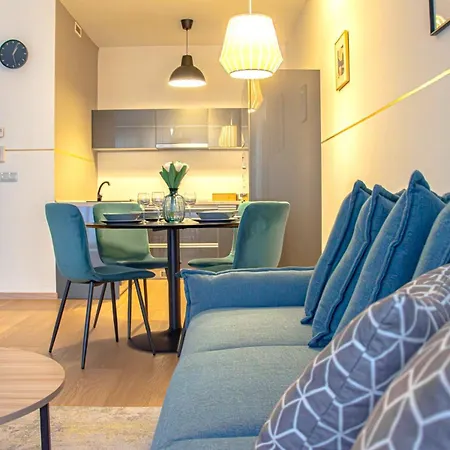 Free Garage Parking!!! Stylish Getaway In Prime Location - By The Danube And Old Town Apartment *