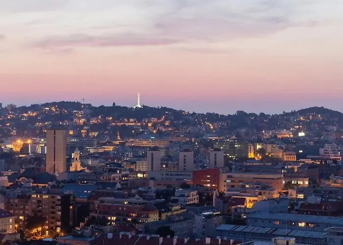 Free Garage Parking!!! Stylish Getaway In Prime Location - By The Danube And Old Town Pressburg