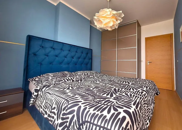 Free Garage Parking!!! Stylish Getaway In Prime Location - By The Danube And Old Town